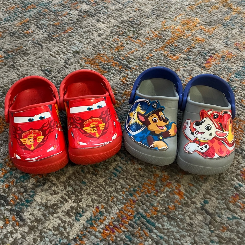 2 pairs of size 7C toddler crocs❤️ bundle deal